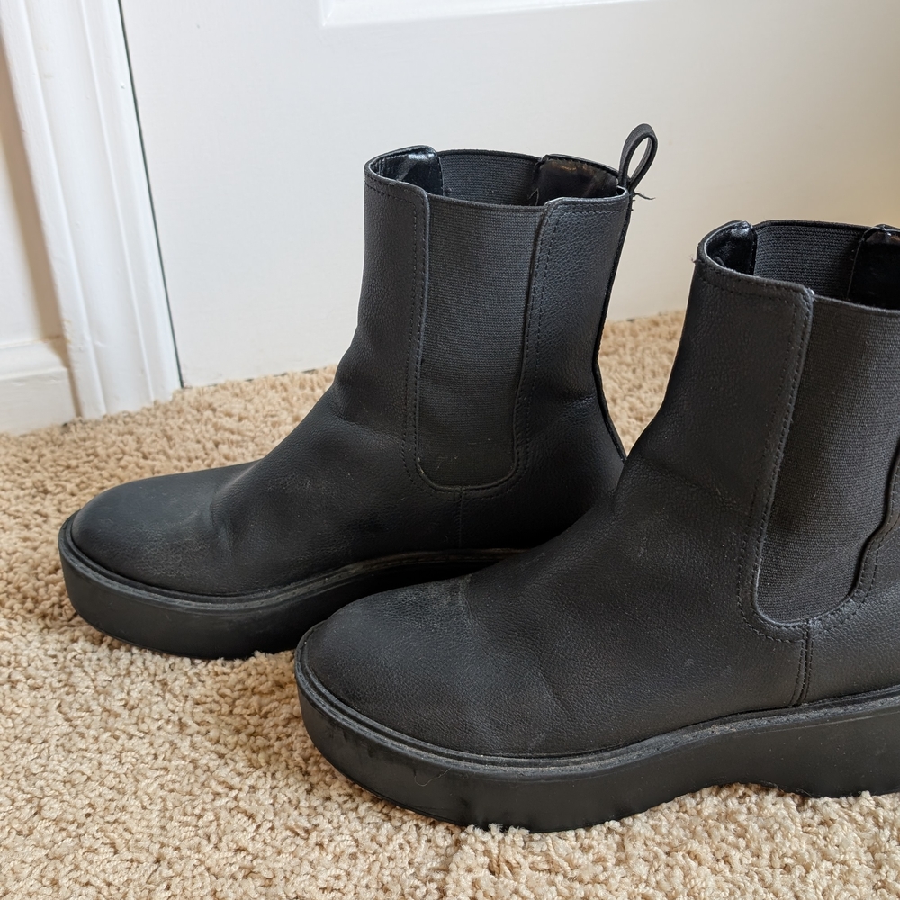 Sleek Black Ankle Boots with Chunky Soles